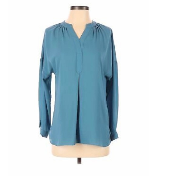 JADE•V-NECK•BLOUSE - Picture 2 of 11